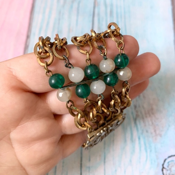 Vintage Elegant Gold and Green Chain Bracelet - Picture 5 of 5
